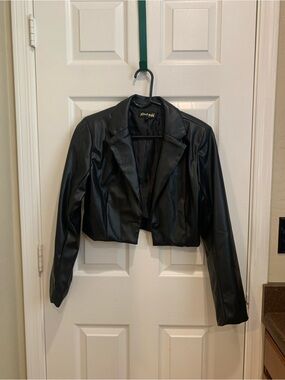 Black  Cropped Faux Leather Blazer Jacket